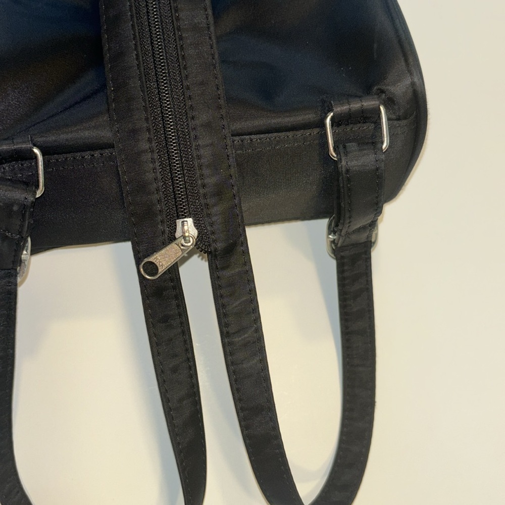 Vintage Tommy Hilfiger “Tommy Gear” Sling bag - Picture 5 of 10